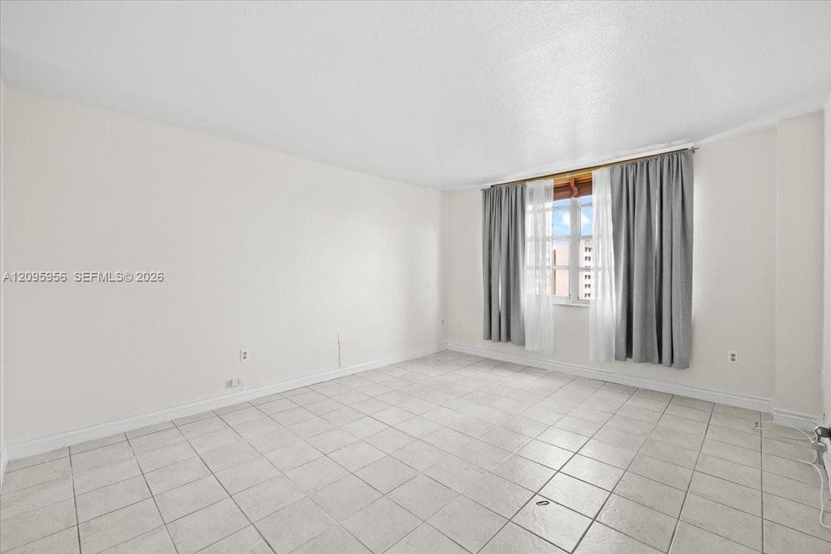 COMMODORE PLAZA CONDO · #1207 in Aventura - Photo 8
