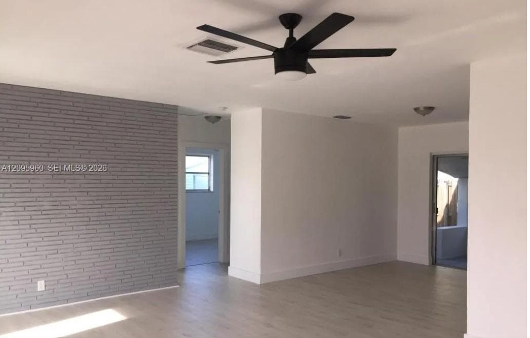 320 SW 7th Ct. photo 2