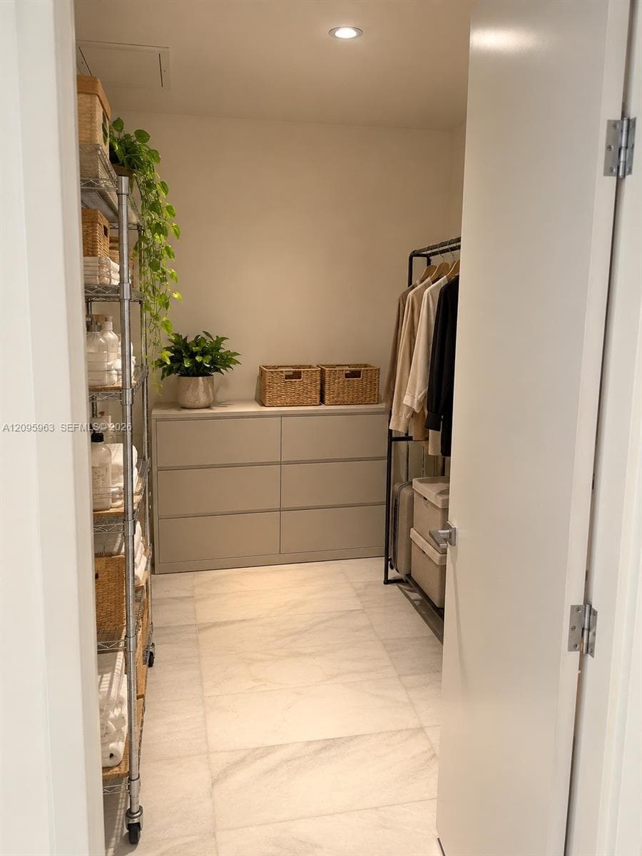 Small bedroom or Laudry room