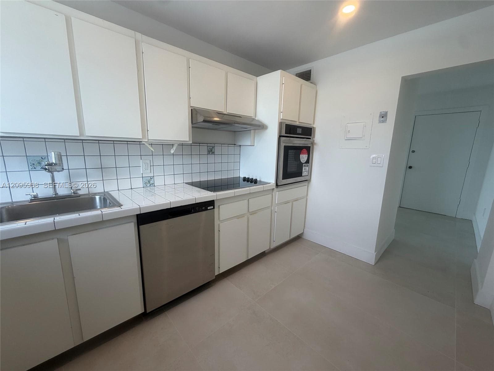 James Central Towers · #805 in Miami Beach - Photo 12