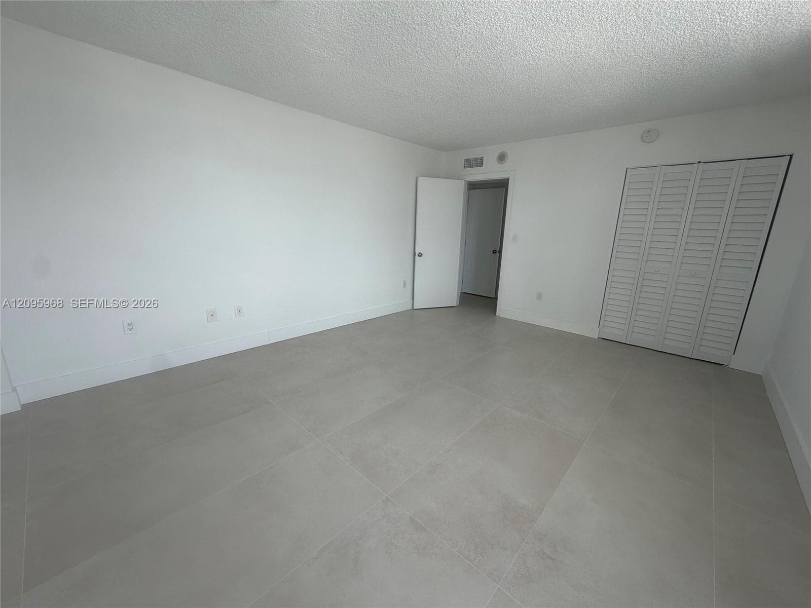 James Central Towers · #805 in Miami Beach - Photo 19