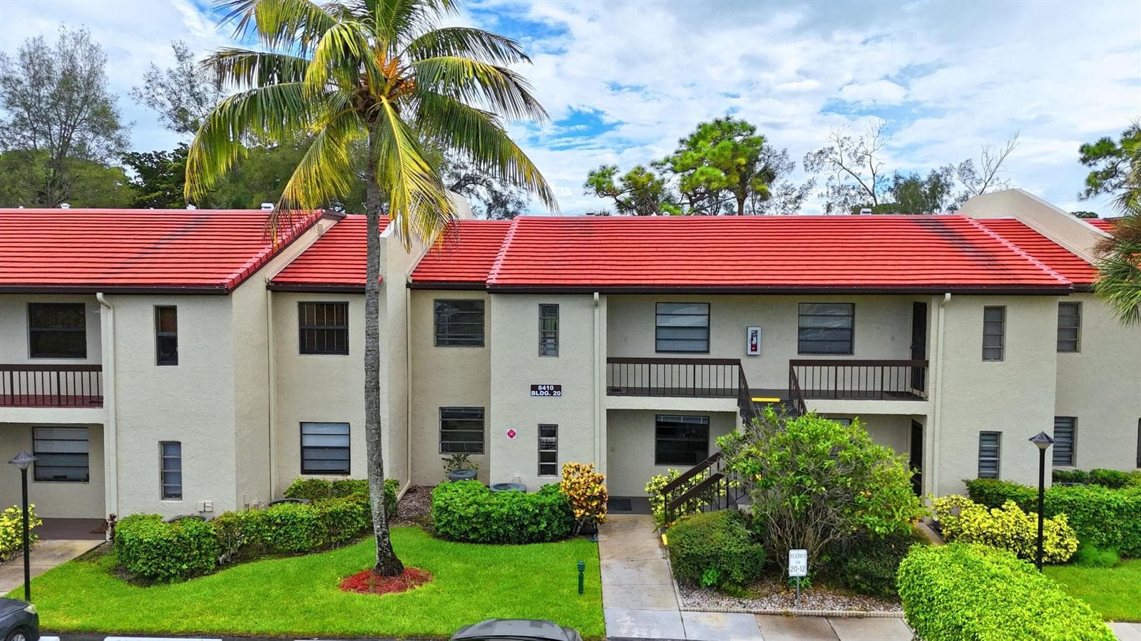 8410 Casa Del Lago E 1
