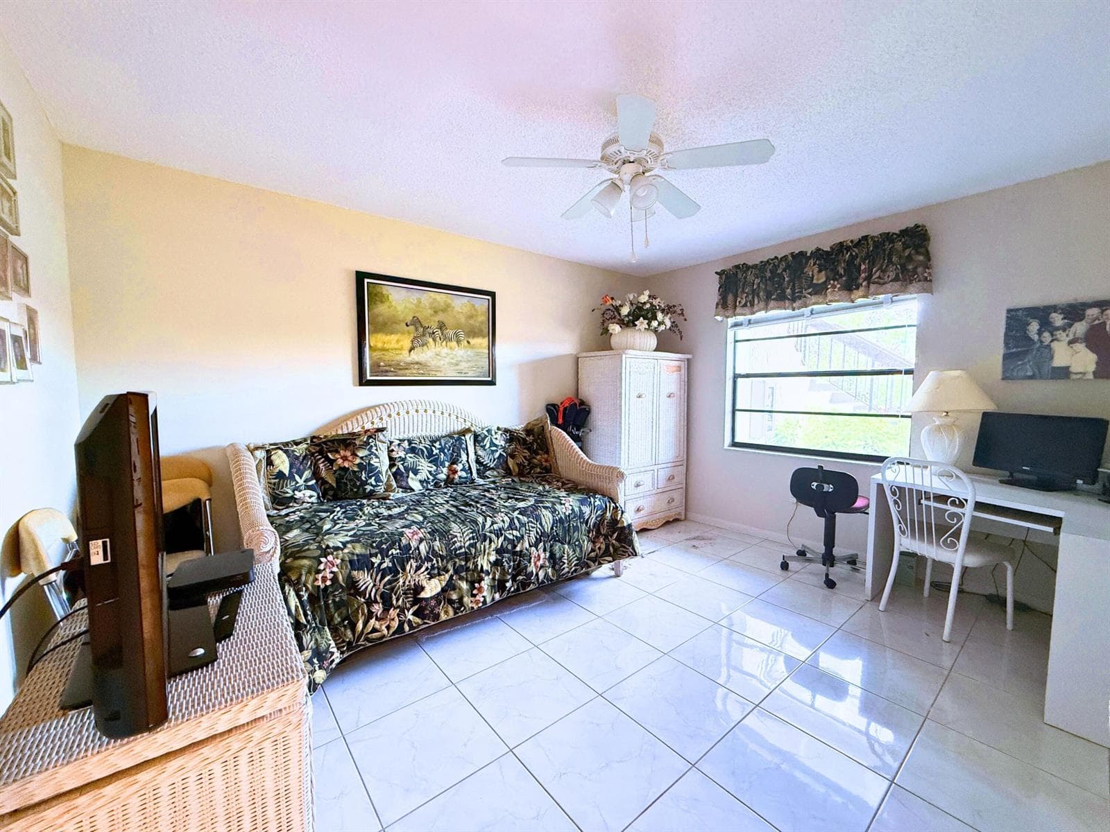 8410 Casa Del Lago E 25