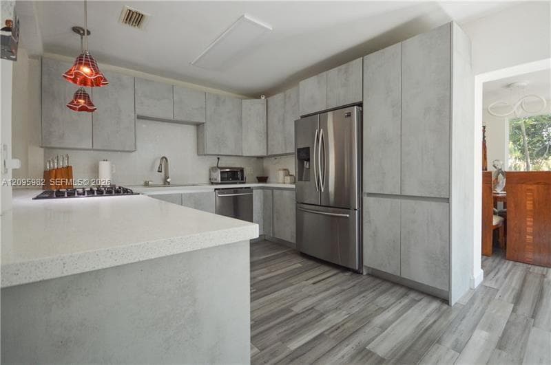 1428 Plunkett St photo 3