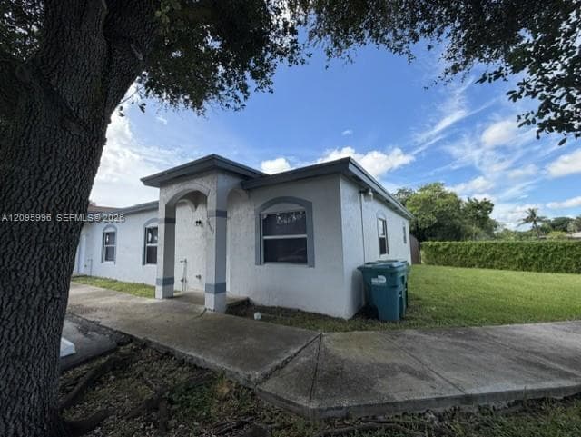 28402 SW 141st Pl photo 2