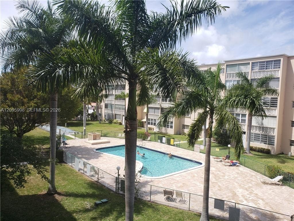 MEADOWBROOK TOWERS CONDO · #702 in Hallandale Beach - Photo 32