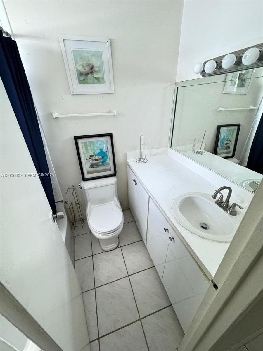 Bayshore Yacht & Tennis Club · #1010 in North Bay Village - Photo 5