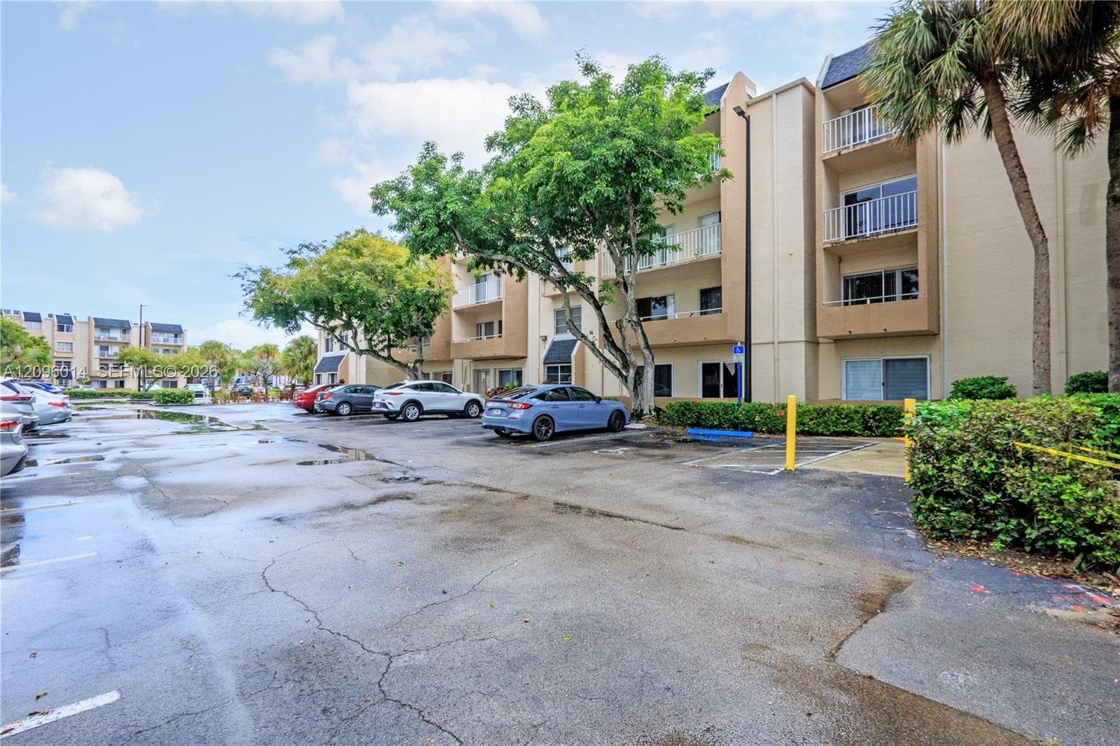 KINGS CREEK SO CONDO · #D-210 in Miami - Photo 2