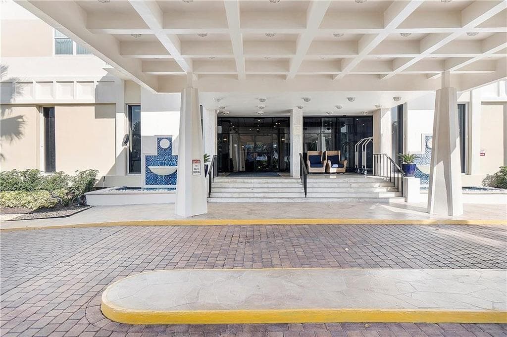Building front 4