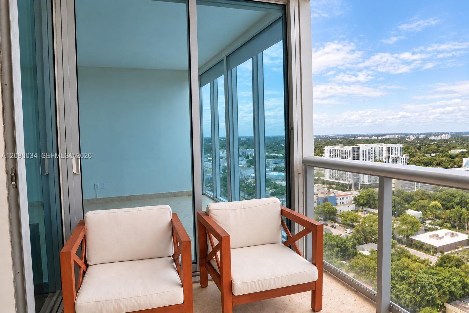 Blue Condominium · #2004 in Miami - Photo 15