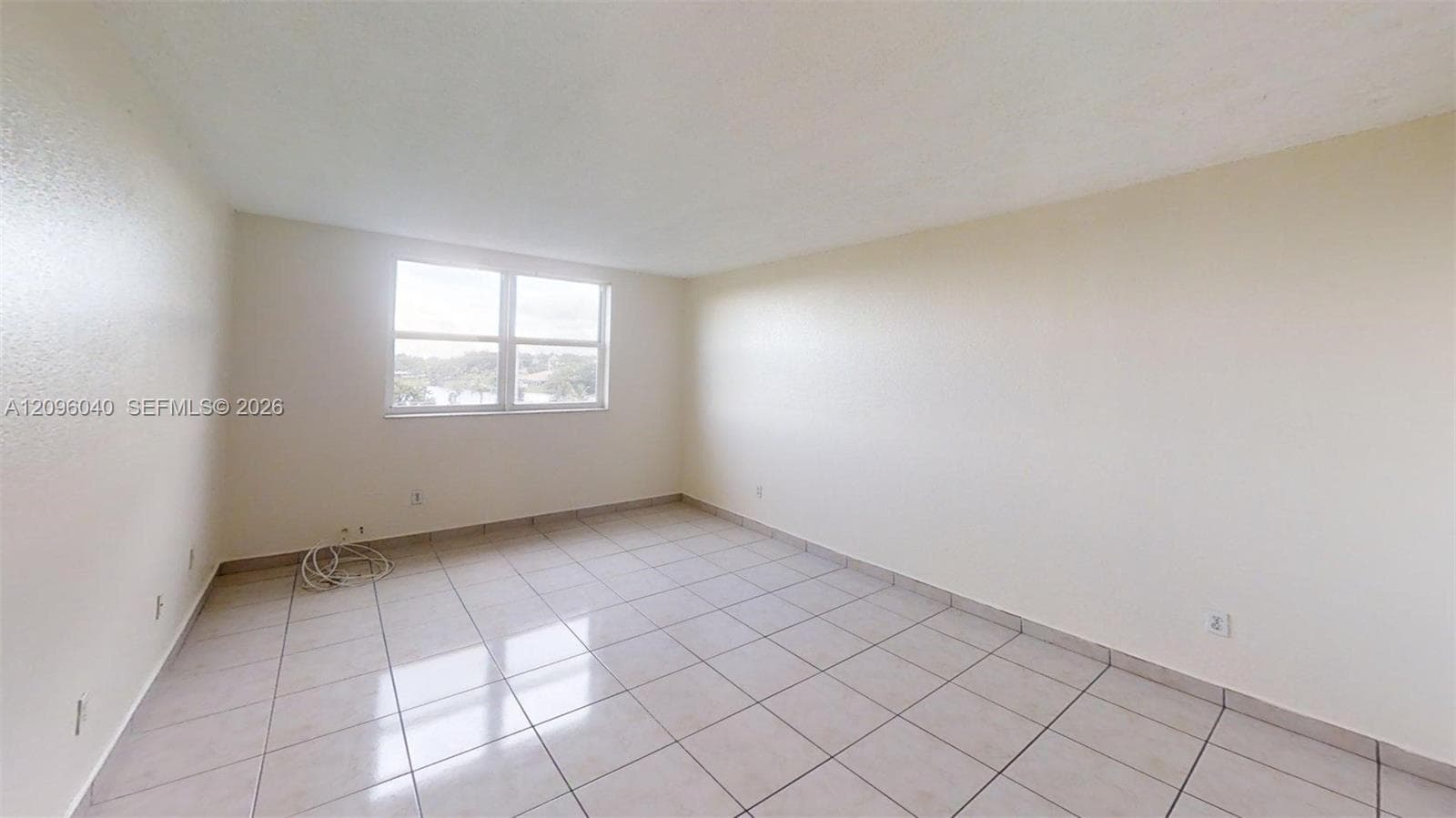 LAS ESTRELLAS CONDO · #407 in Hialeah - Photo 5