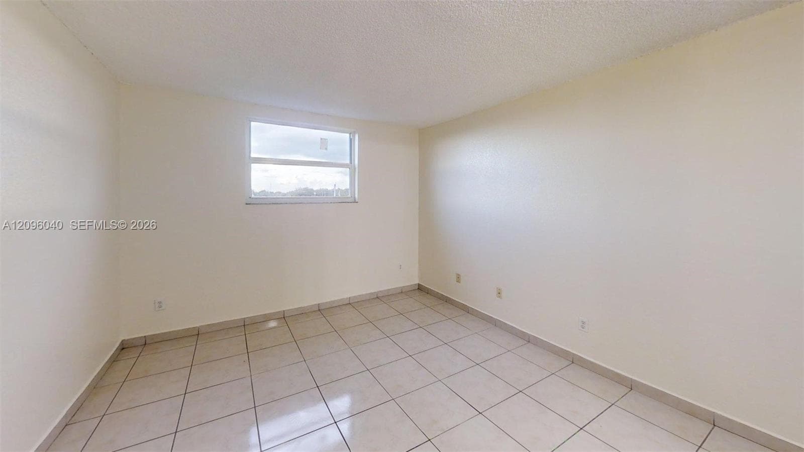 LAS ESTRELLAS CONDO · #407 in Hialeah - Photo 4