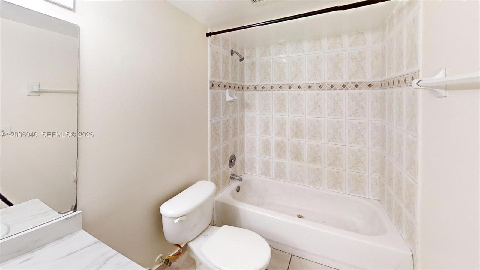 LAS ESTRELLAS CONDO · #407 in Hialeah - Photo 8