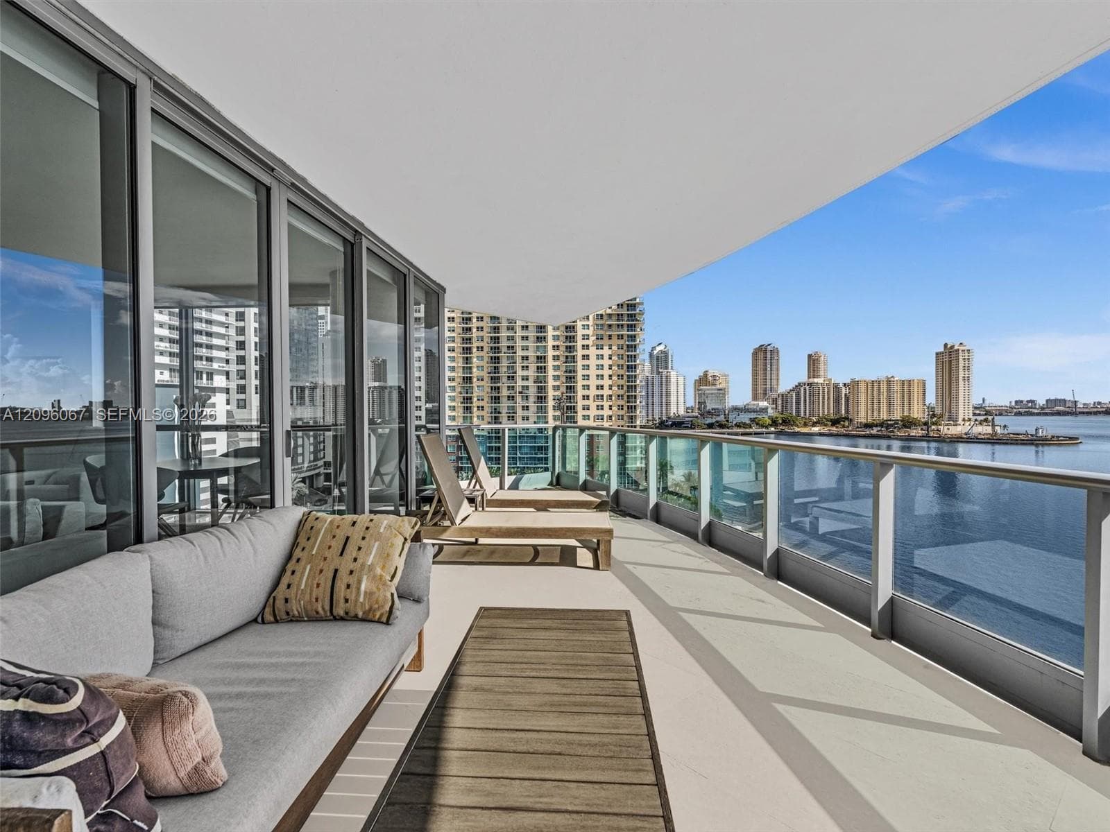 Jade Brickell · #901 in Miami - Photo 22