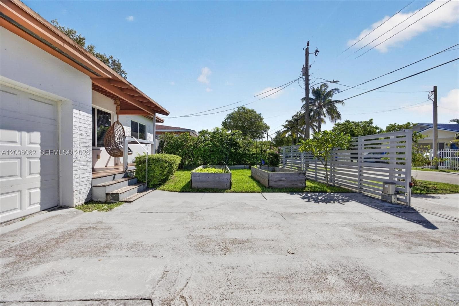 2611 SW 19th Ter photo 5