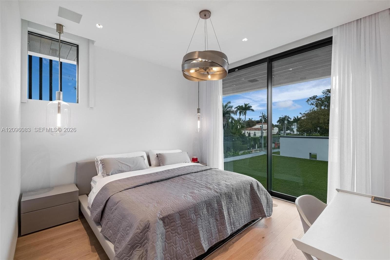 226 W Rivo Alto Dr photo 32