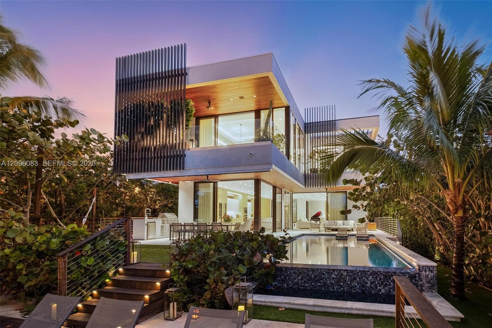 226 W Rivo Alto Dr photo 1