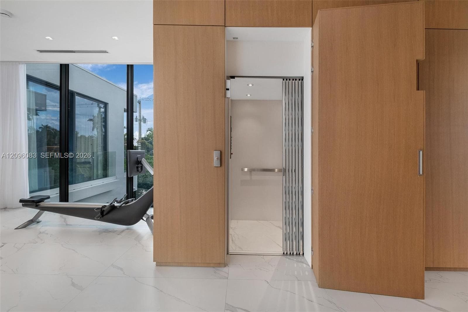 226 W Rivo Alto Dr photo 28
