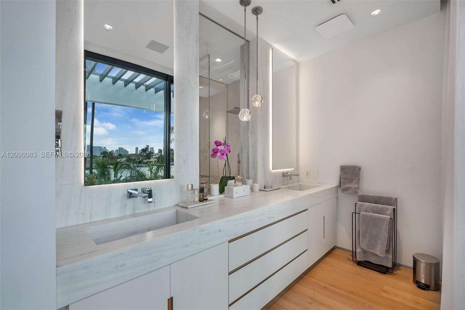 226 W Rivo Alto Dr photo 18