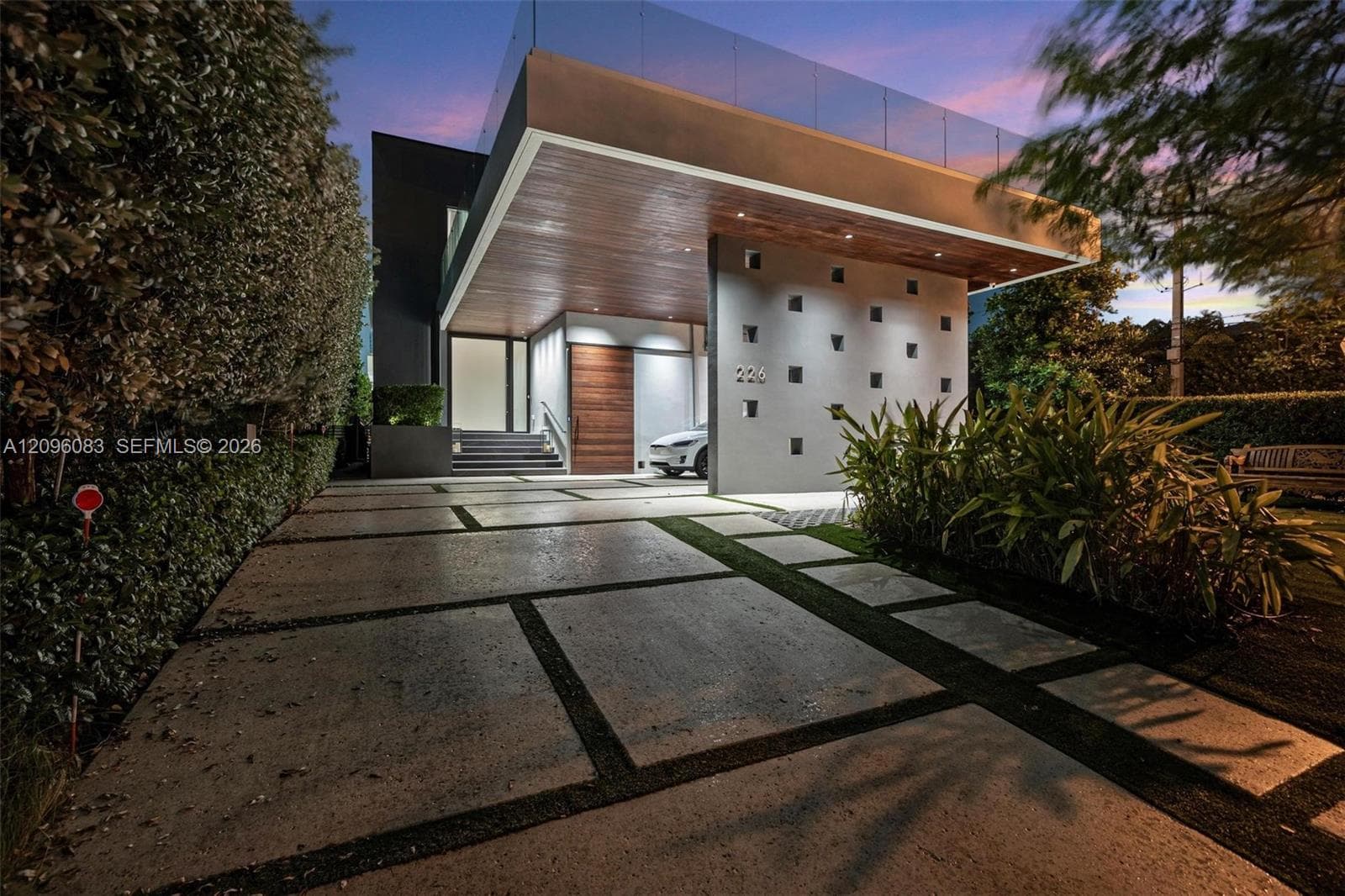 226 W Rivo Alto Dr photo 51