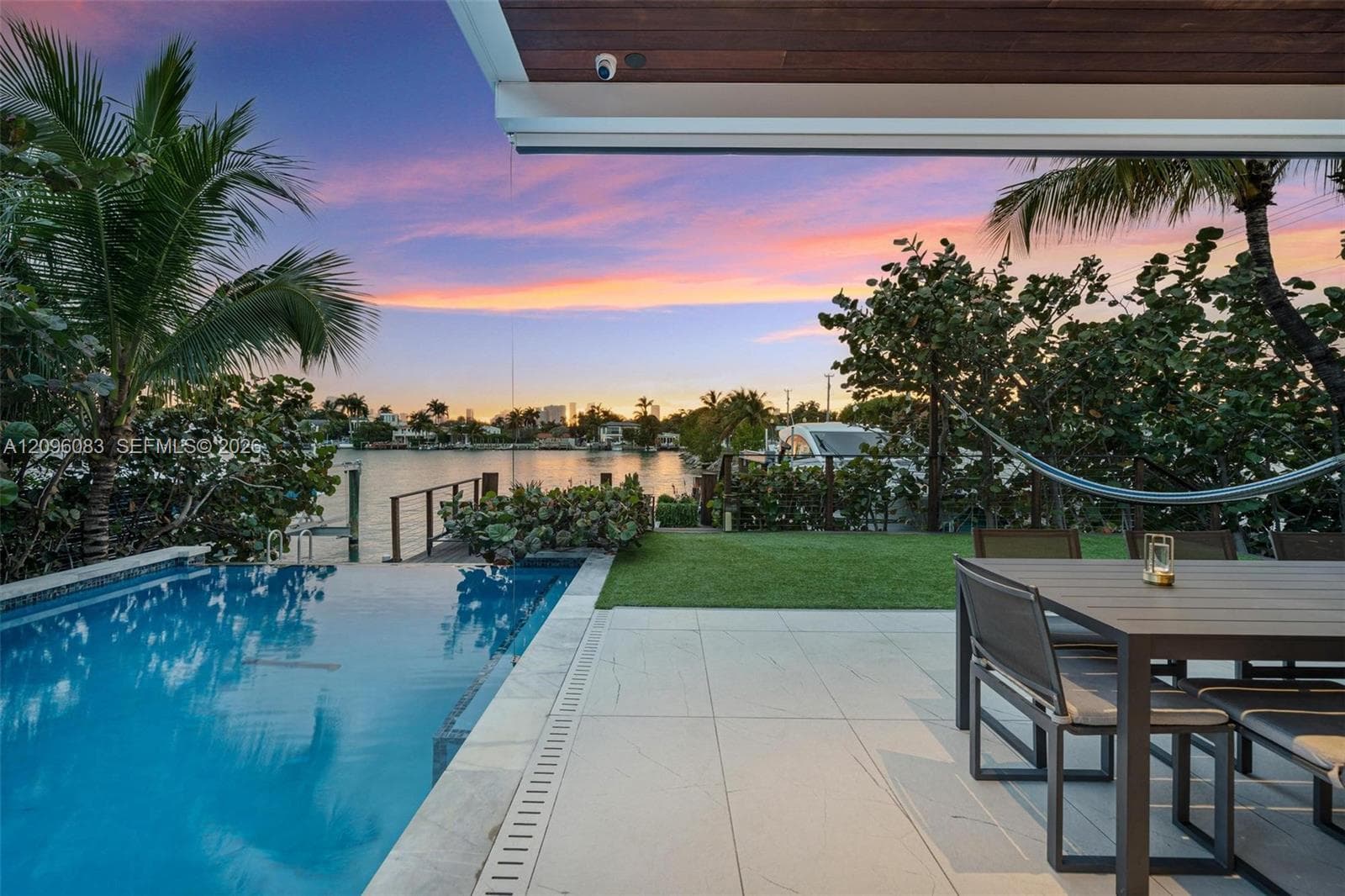 226 W Rivo Alto Dr photo 40