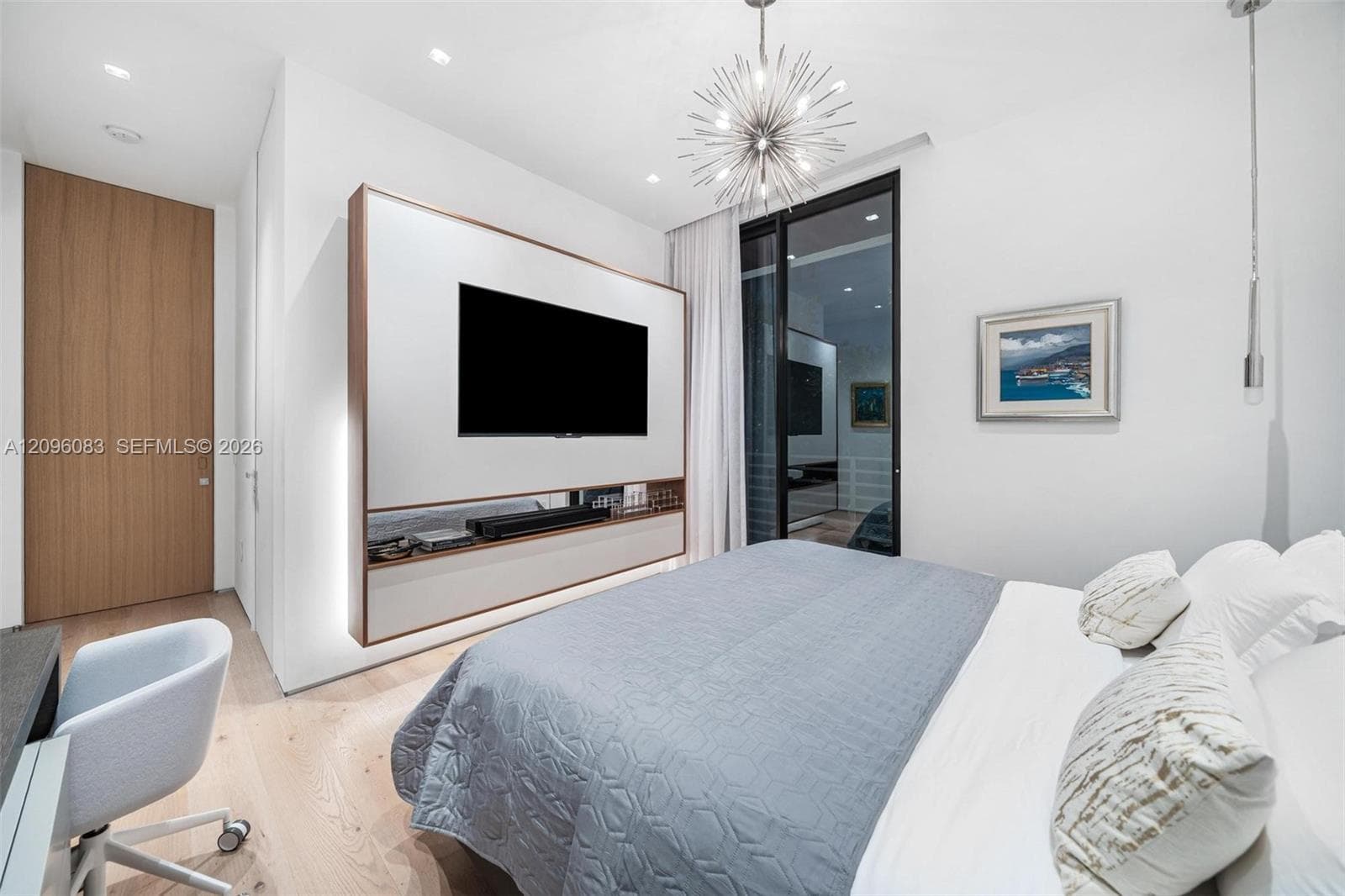 226 W Rivo Alto Dr photo 35