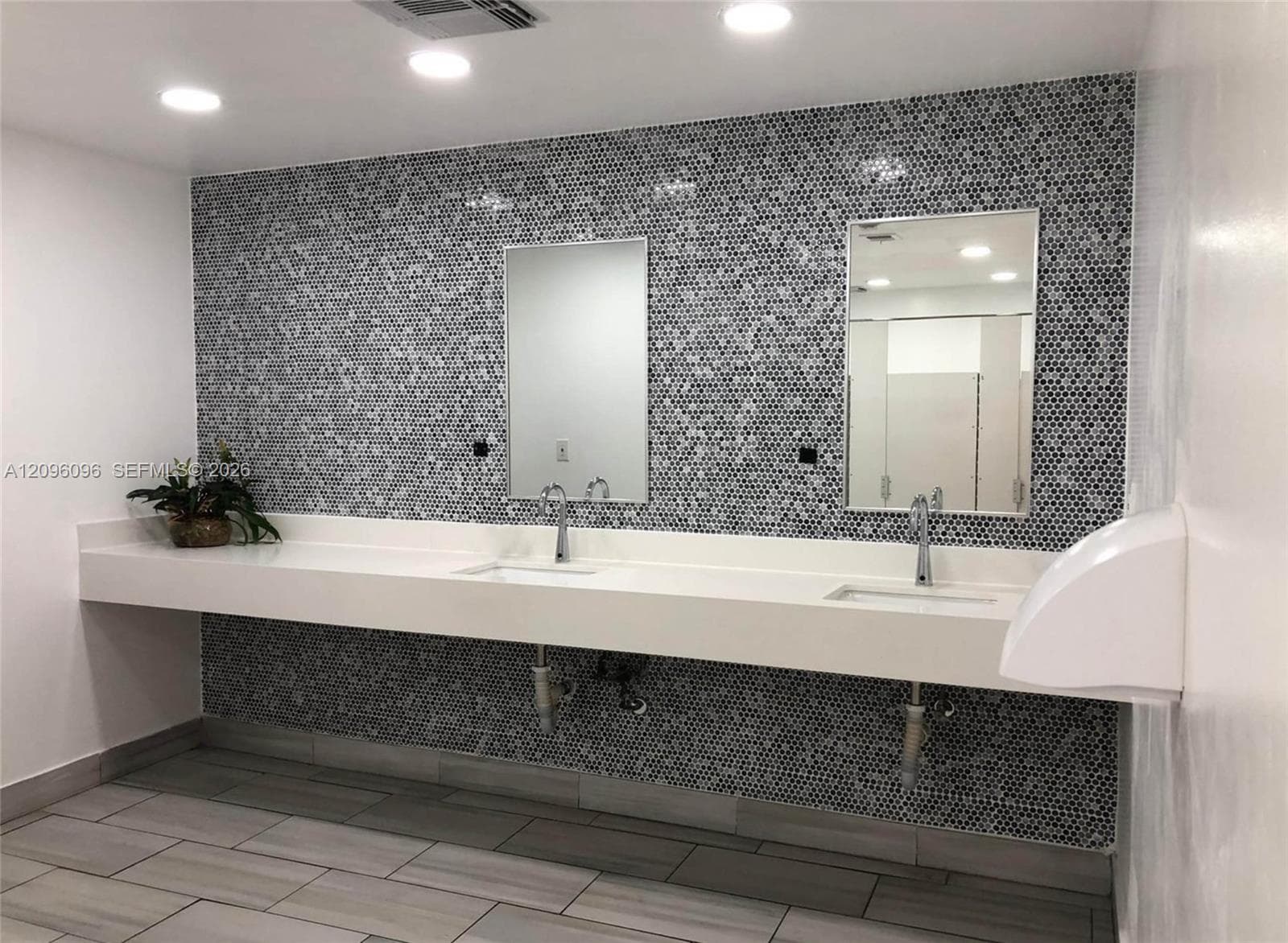 PLAZA OF AMERICAS CONDO P · #215 in Sunny Isles Beach - Photo 34