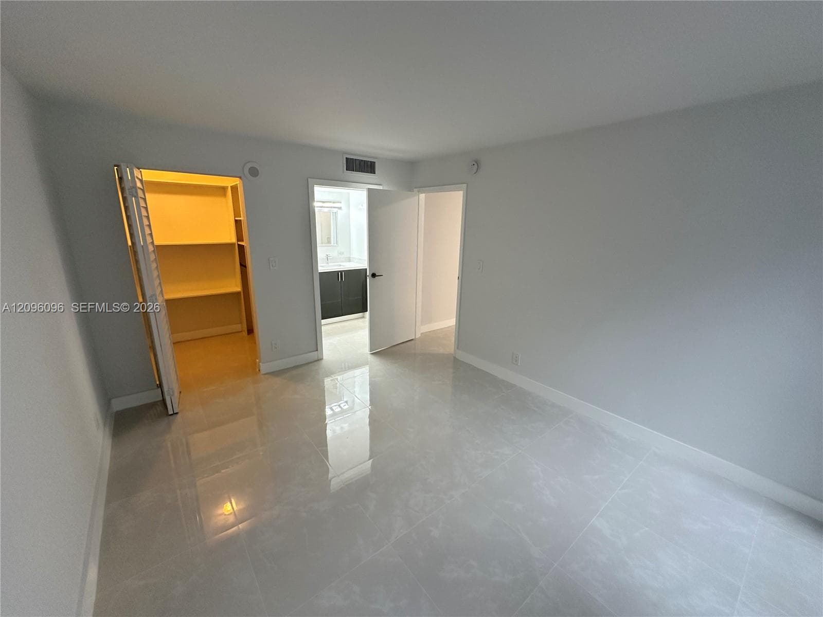 PLAZA OF AMERICAS CONDO P · #215 in Sunny Isles Beach - Photo 25