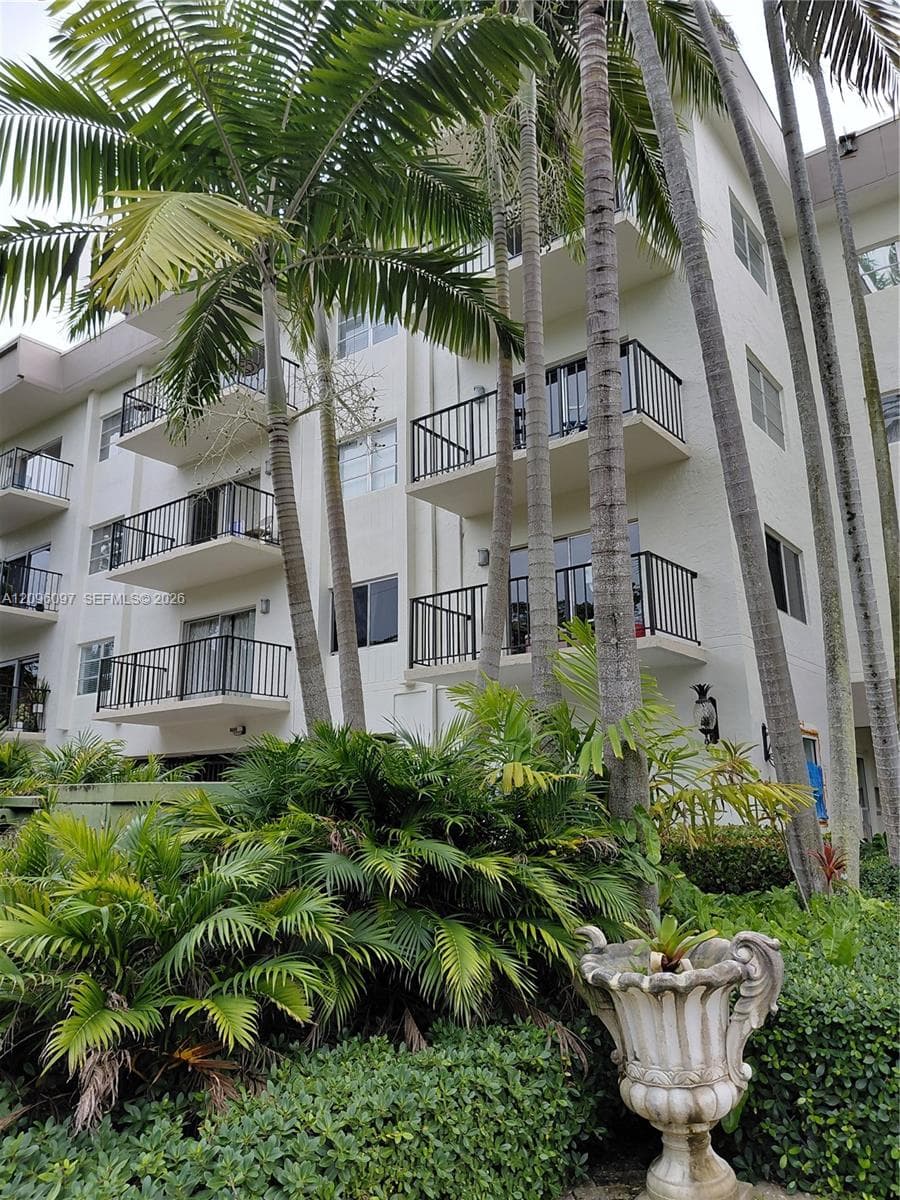 KEYSTONE BAY CONDO · #218 in North Miami - Photo 5