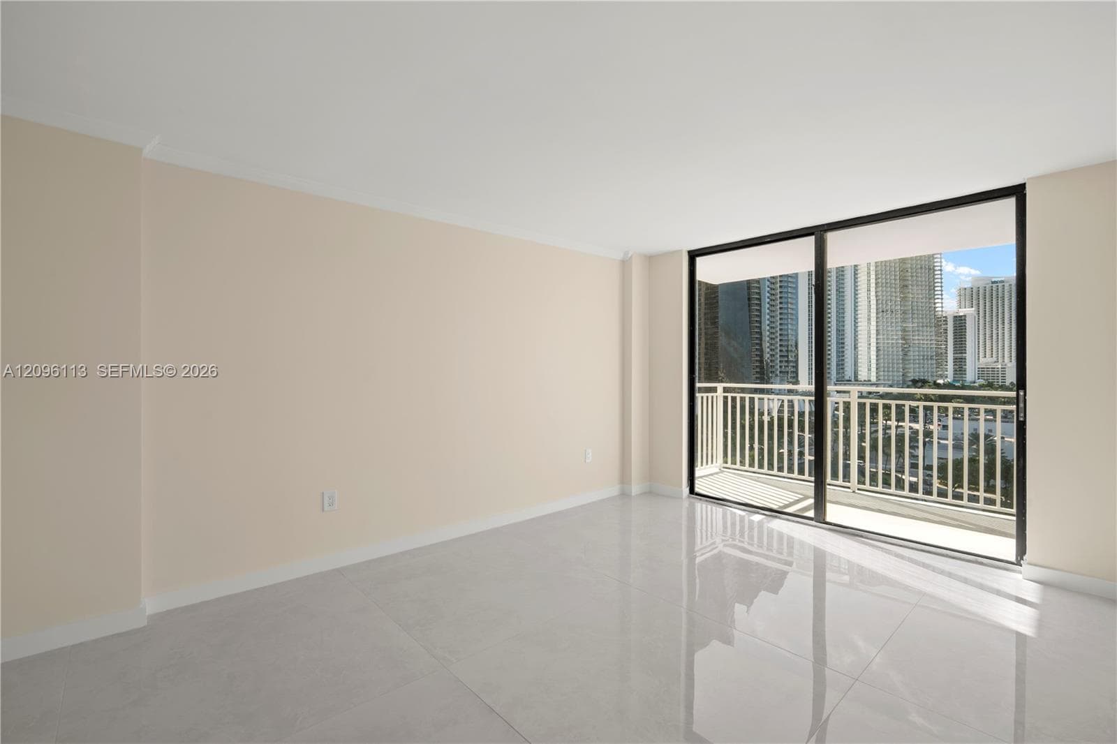 WINSTON TOWERS 600 CONDO · #1103 in Sunny Isles Beach - Photo 5