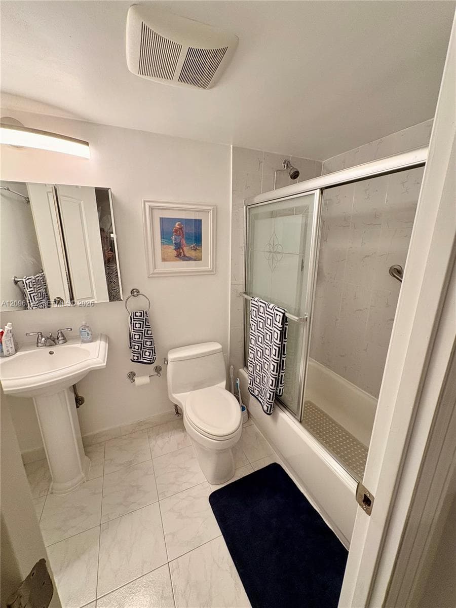 PARKER DORADO CONDO · #814 in Hallandale Beach - Photo 7