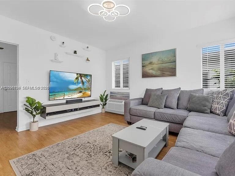 VILA MARA CONDO · #12 in Miami Beach - Photo 2