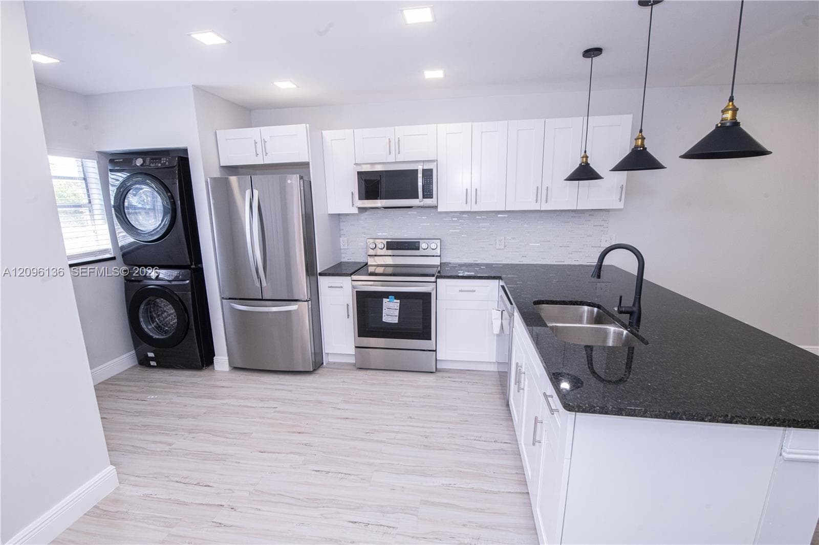 LAGO DEL REY CONDO · #201 in Delray Beach - Photo 3