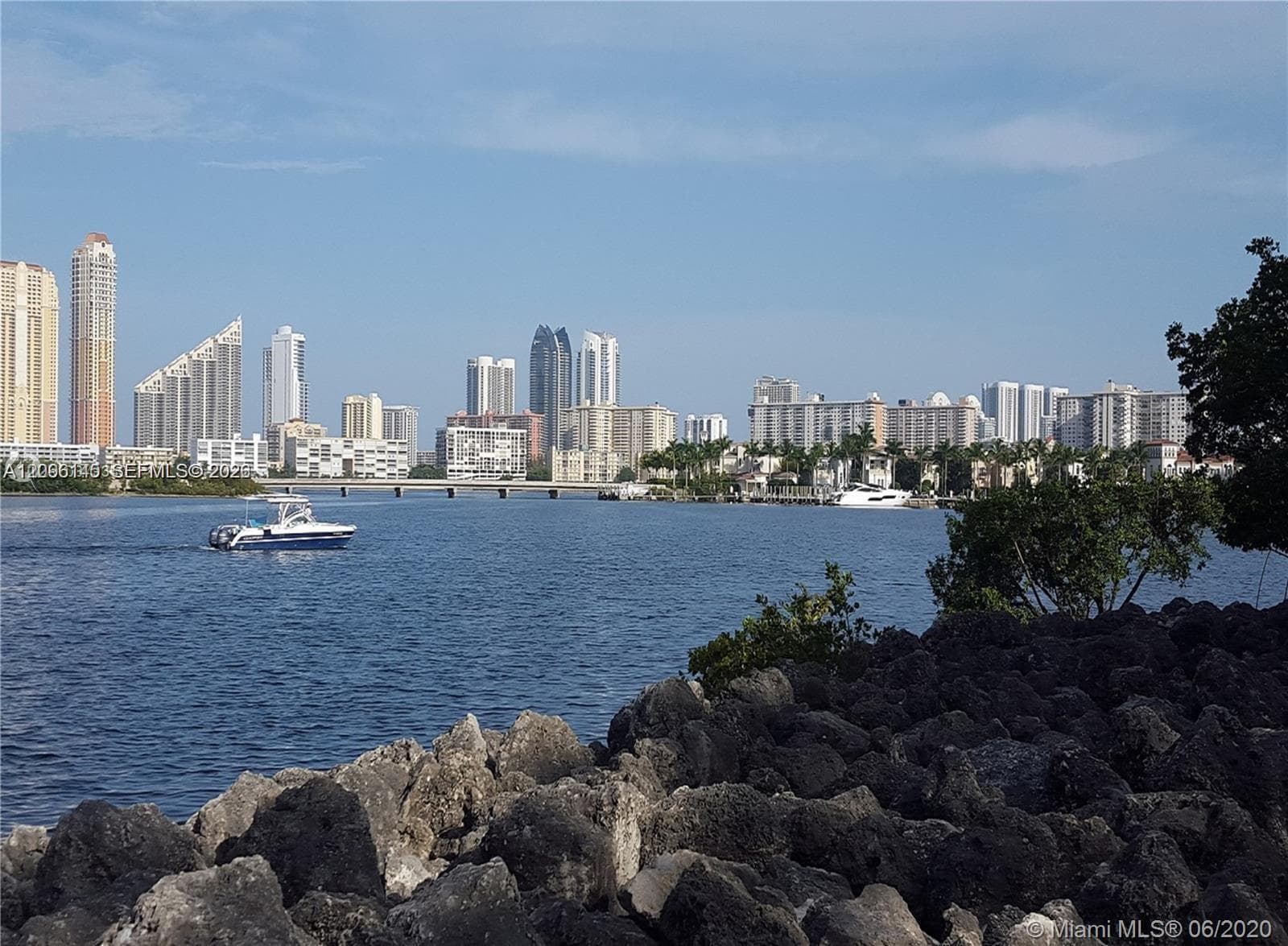 VILLAGE BY THE BAY CONDO · #12511 in Aventura - Photo 3