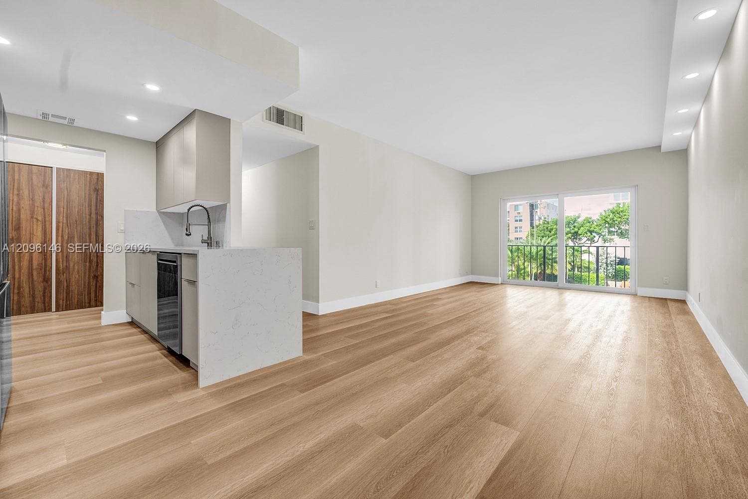LADO DEL RIO CONDO · #203 in Pompano Beach - Photo 2