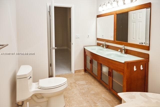 347 Leslie Dr photo 9