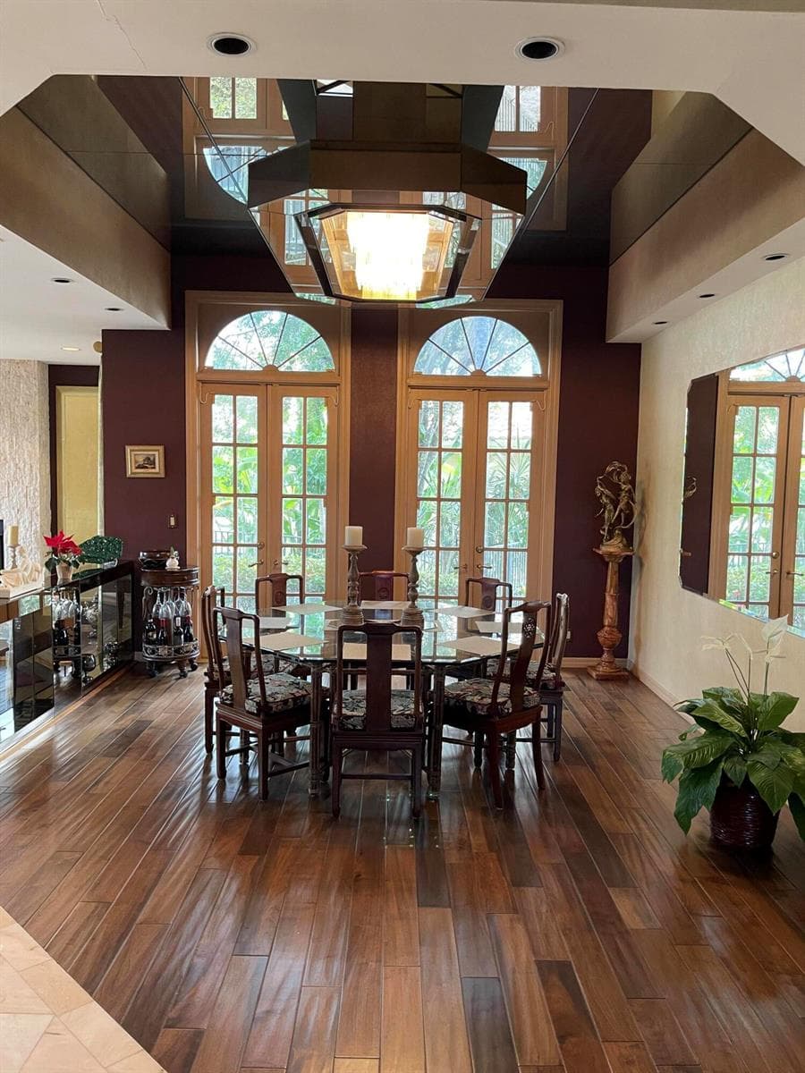 Formal Dining