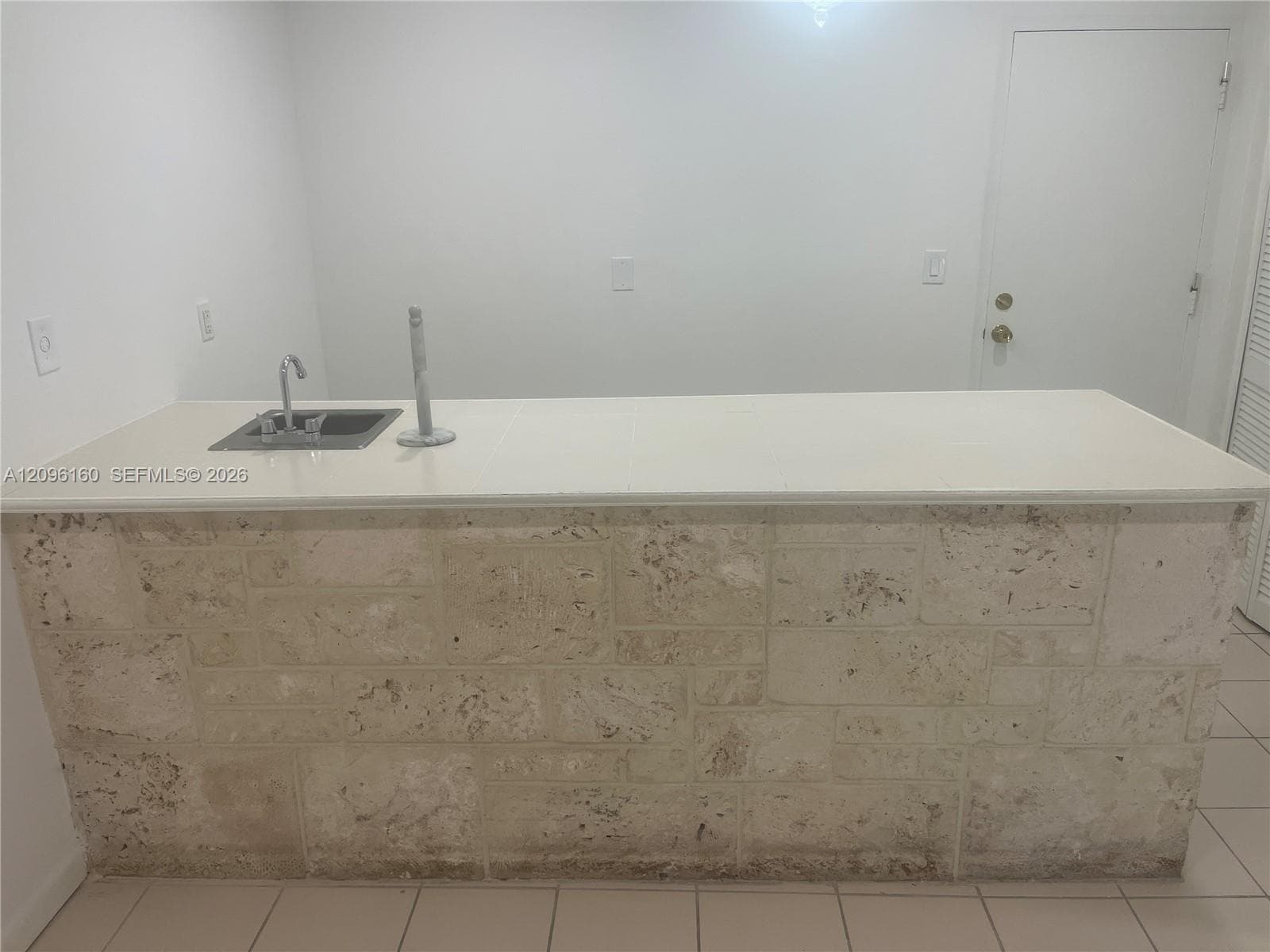 Wet bar area