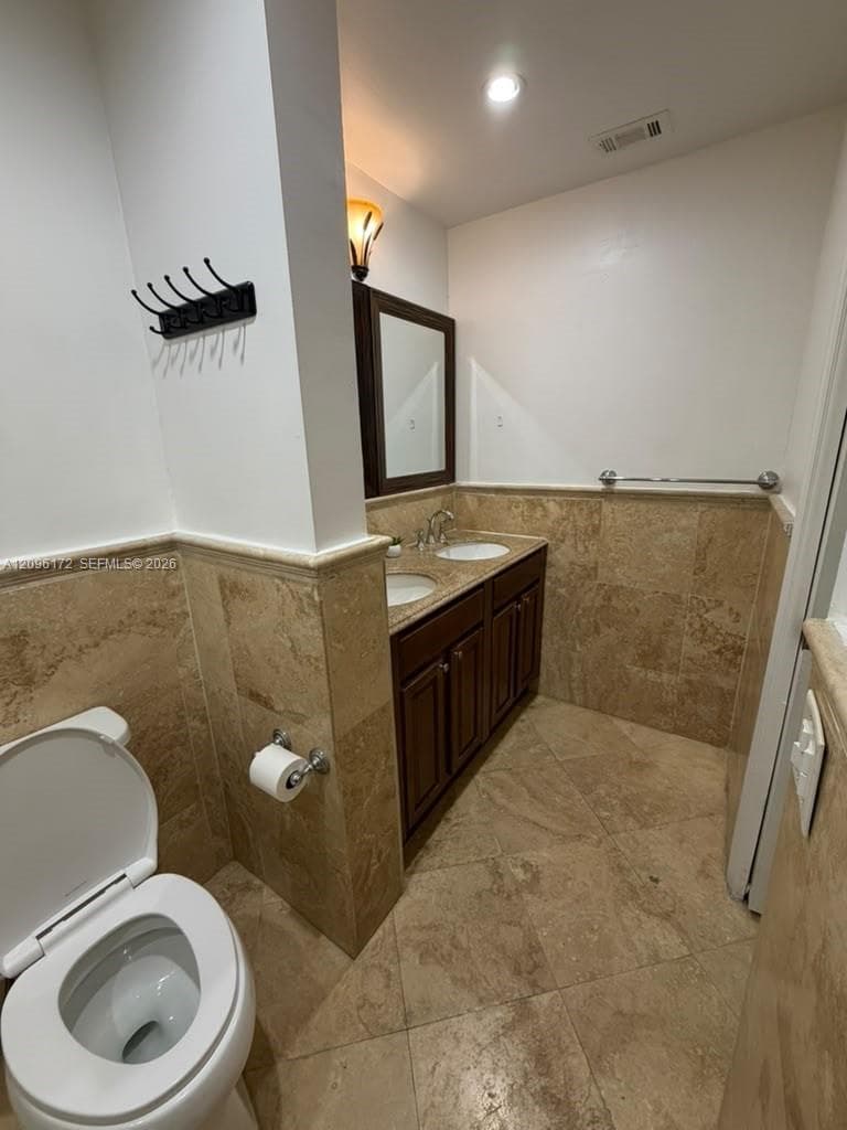 West 74th Street Condo · #105-6 in Hialeah - Photo 14