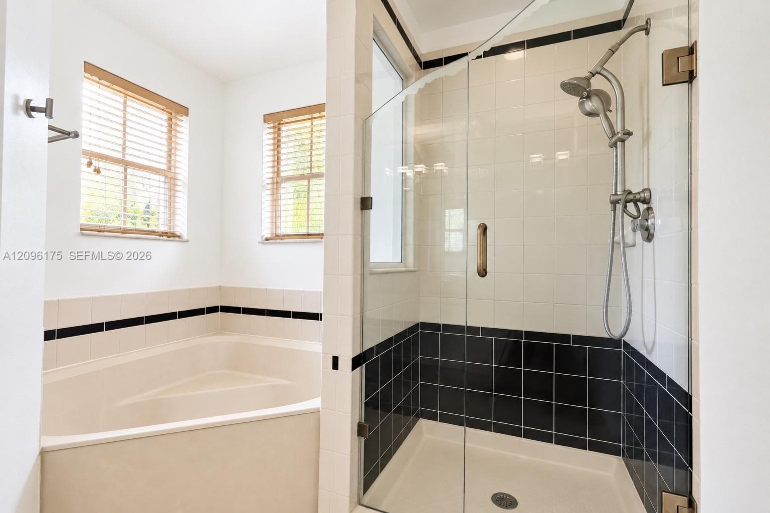 1601 Yellowheart Way photo 16