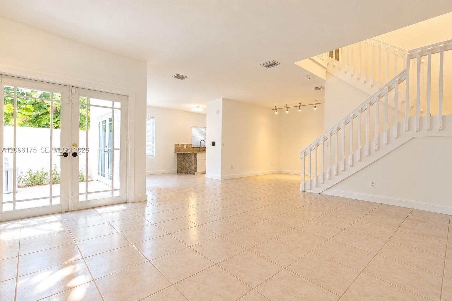 1601 Yellowheart Way photo 5