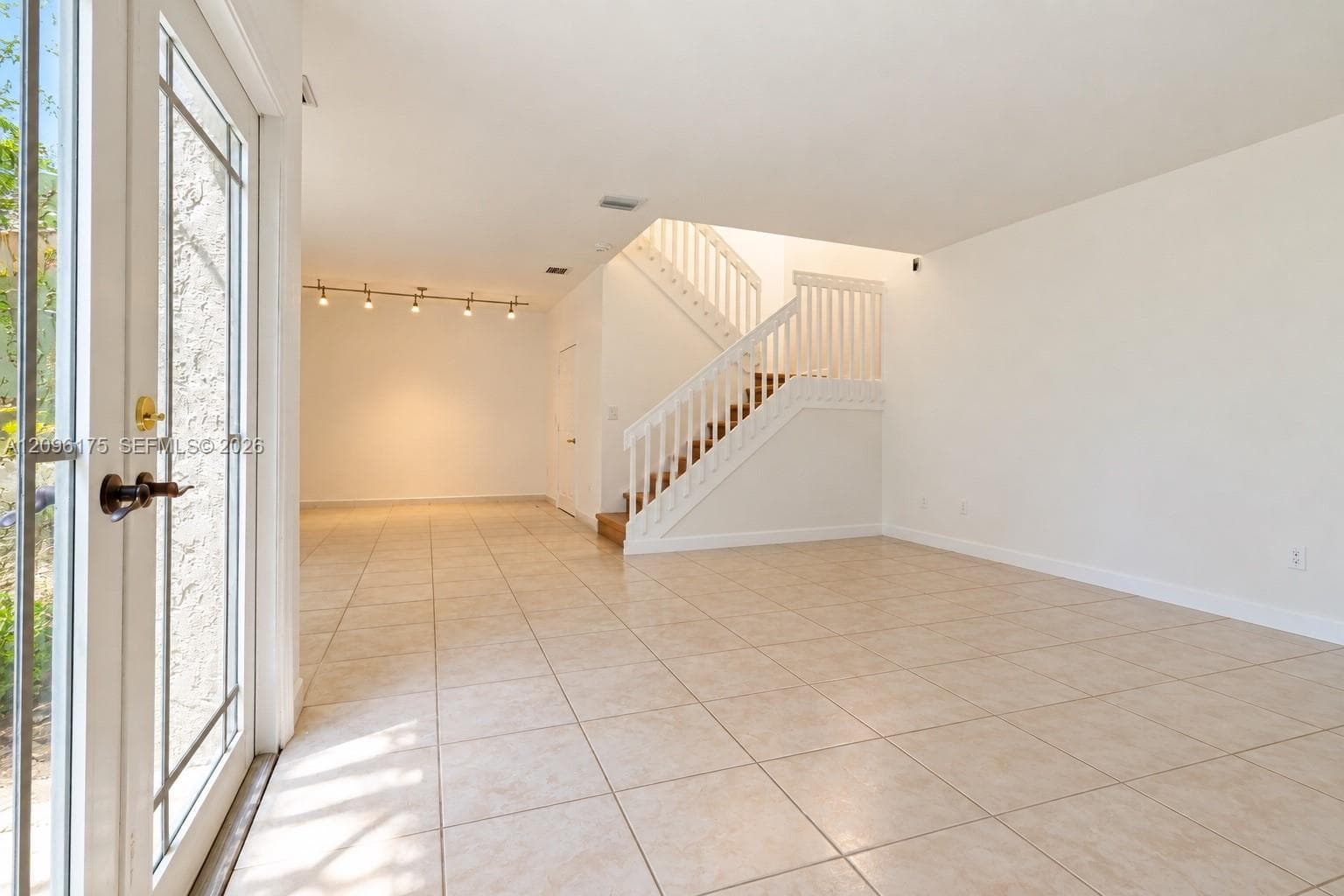 1601 Yellowheart Way photo 9