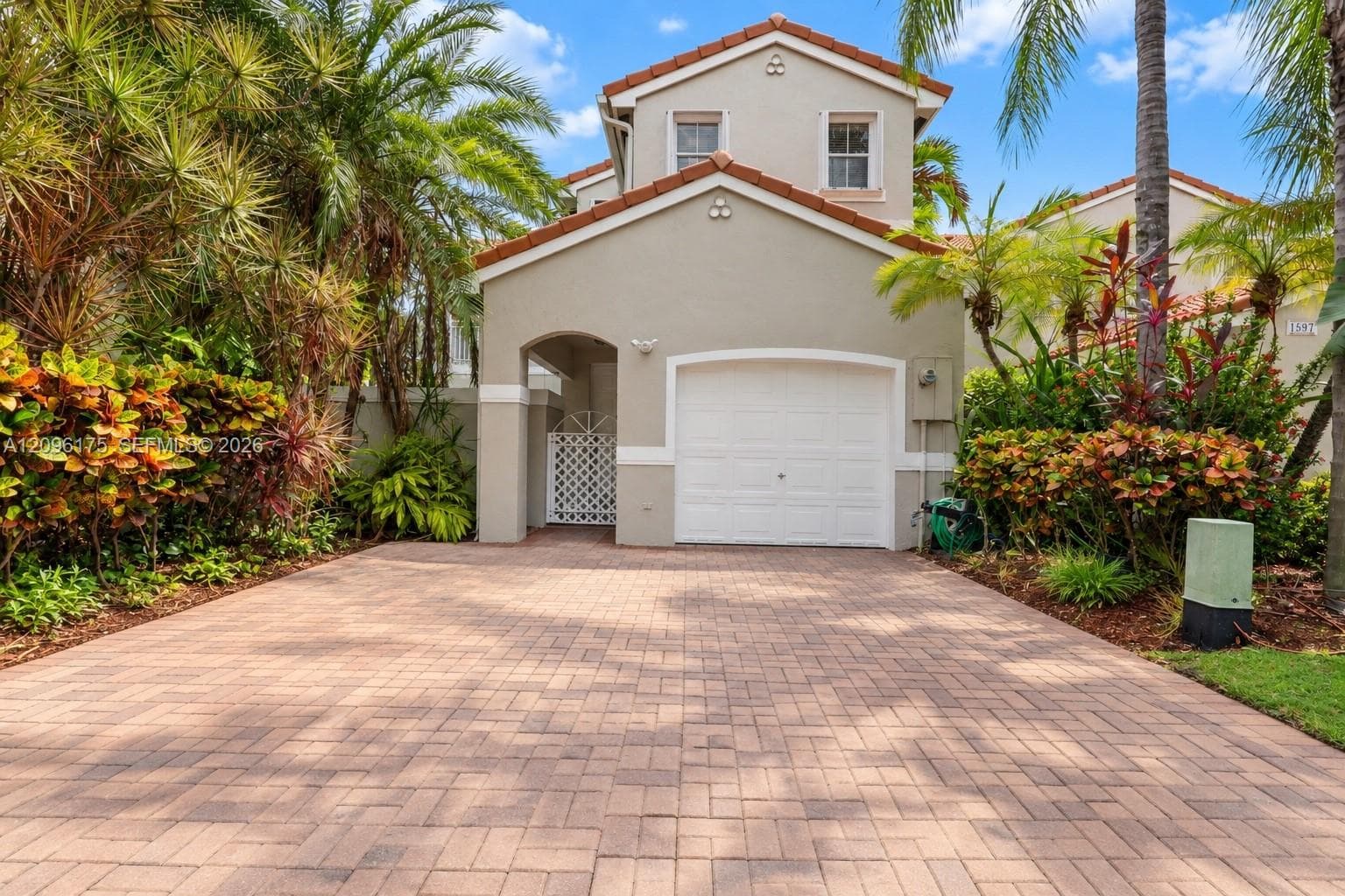 1601 Yellowheart Way photo 4
