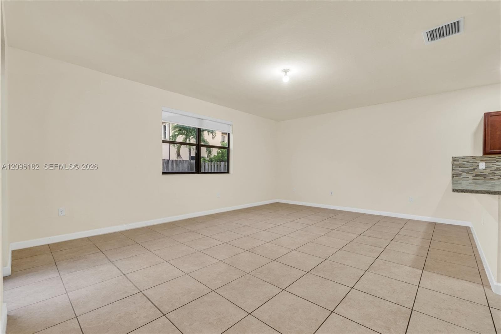 241 SE 35th Ave photo 12