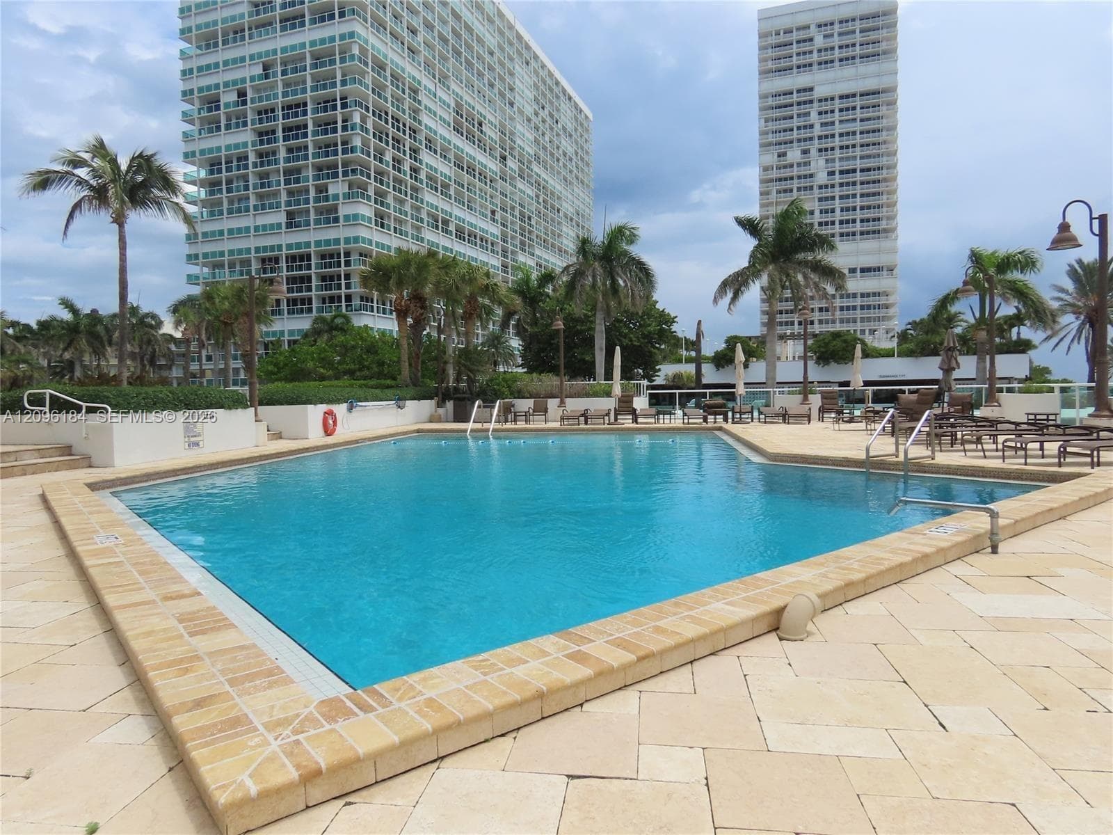 EVERGLADES HOUSE CONDO · #309 in Fort Lauderdale - Photo 2