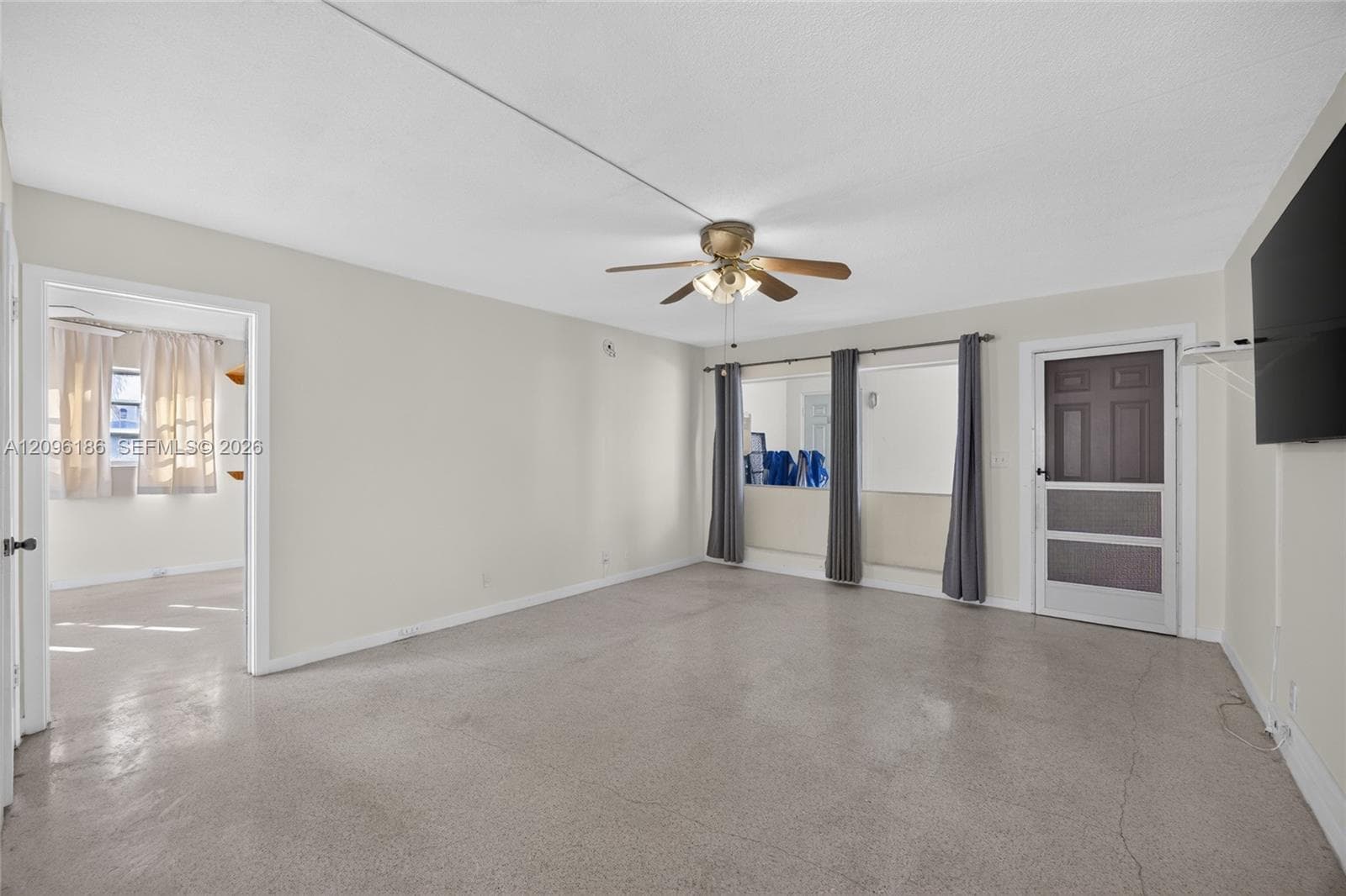 Holiday Apartments Condo · #12 in Pompano Beach - Photo 9