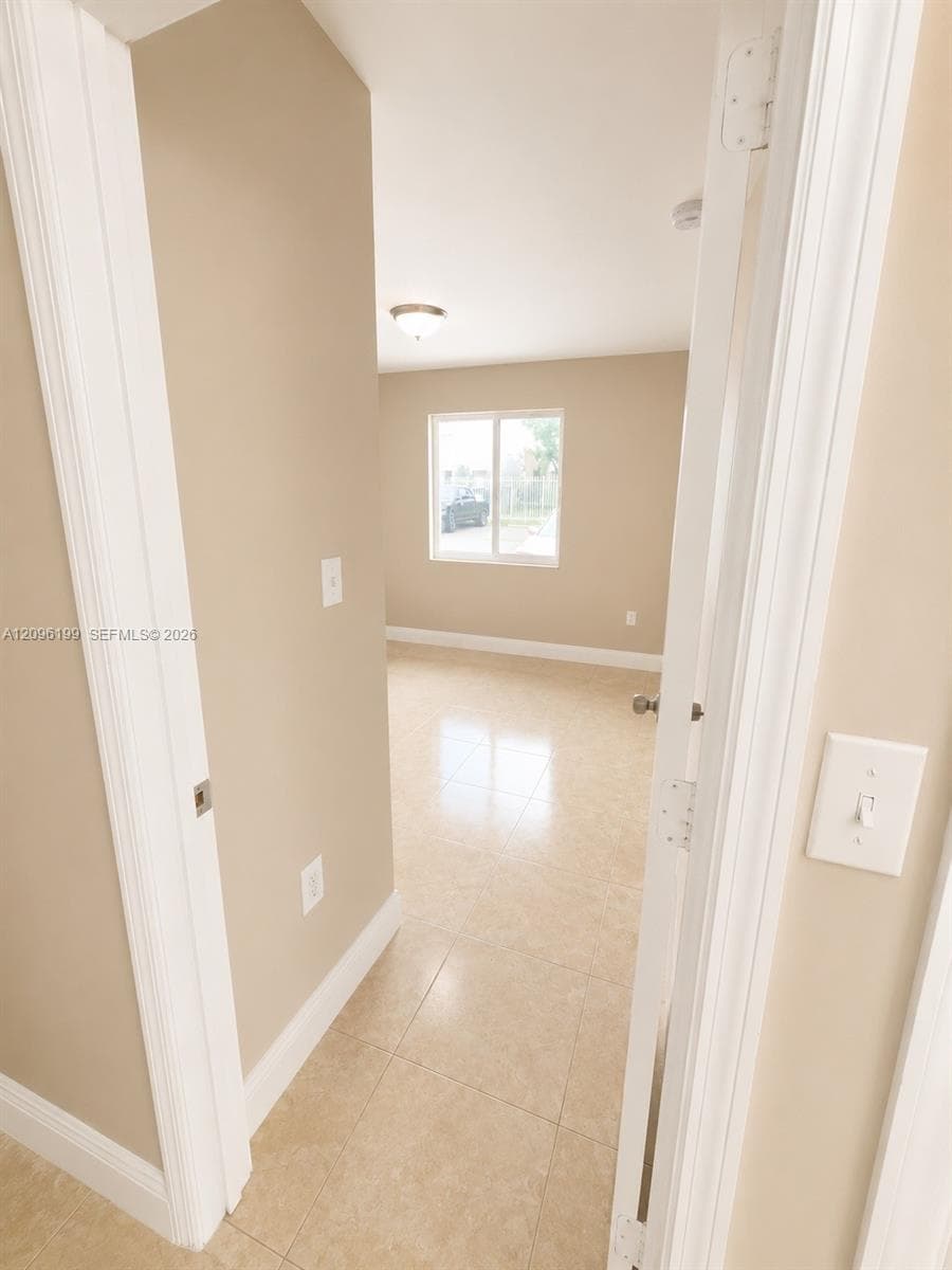 TOWN PARK PLAZA NORTH CON · #1 in Miami - Photo 10