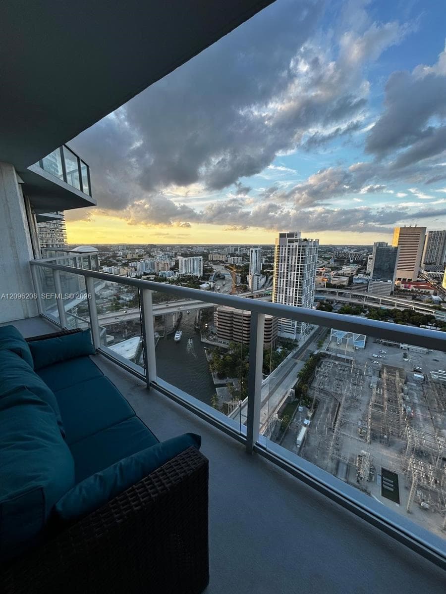 Latitude on the River · #3707 in Miami - Photo 8