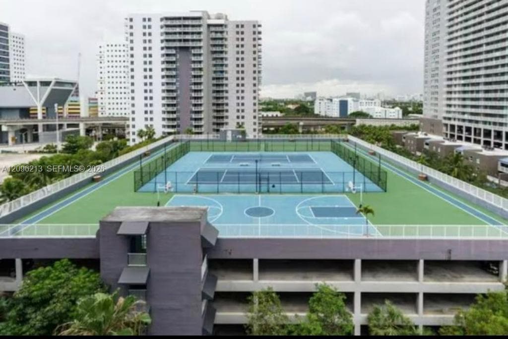 MADISON DOWNTOWN CONDO · #E-1009 in Miami - Photo 6