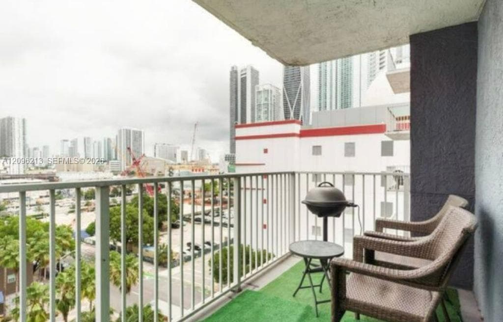 MADISON DOWNTOWN CONDO · #E-1009 in Miami - Photo 13